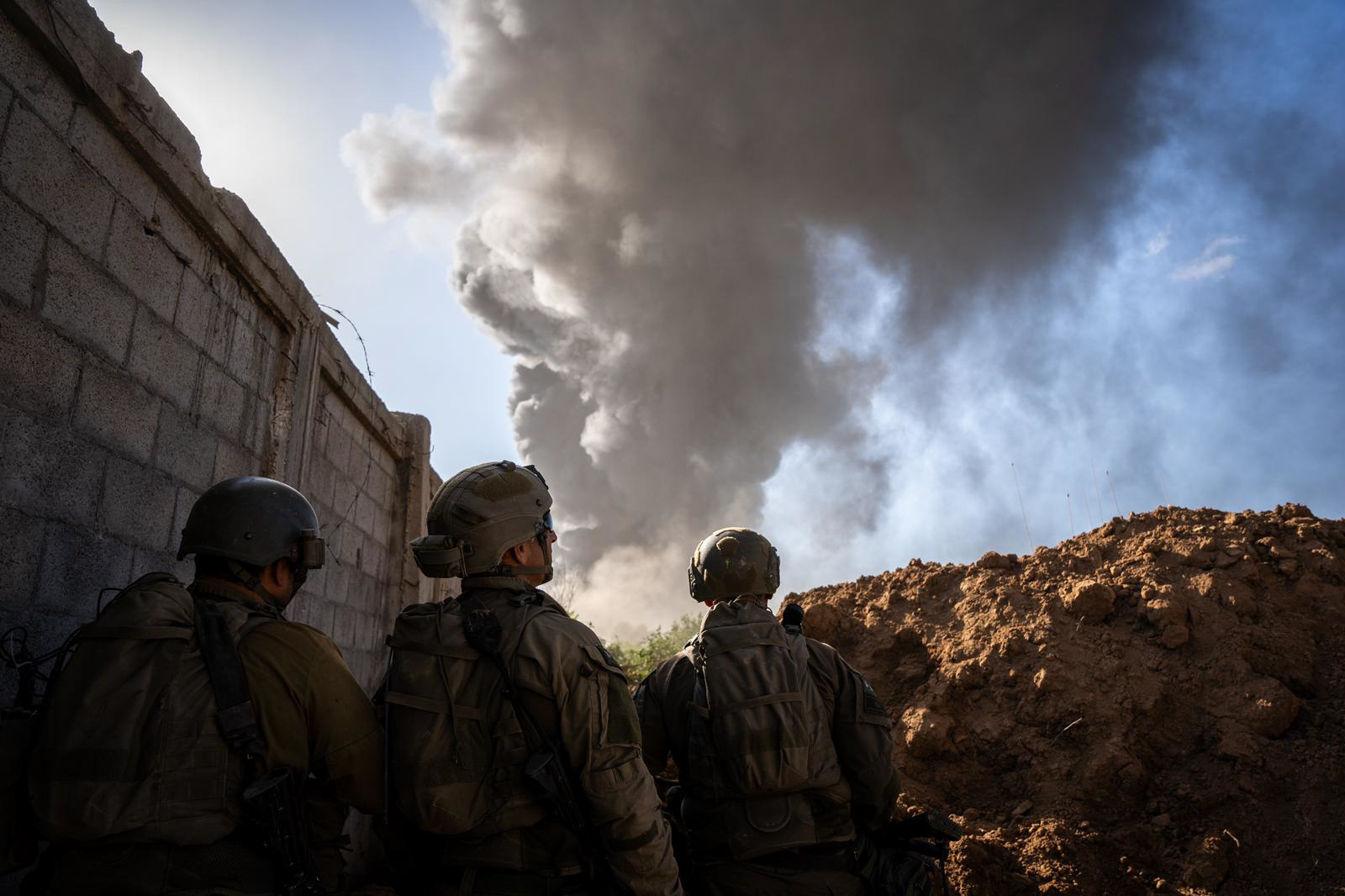 Al menos 22 muertos en bombardeo israelí contra un colegio de Gaza