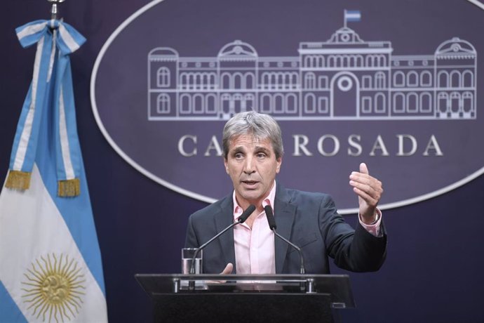 Chile entrega nota de protesta al embajador argentino por críticas del ministro de Economía a Boric