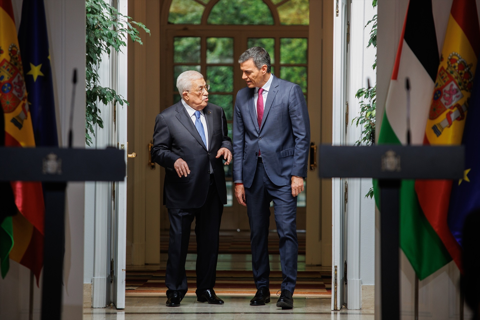 Abbas pide a Sánchez celebrar una segunda conferencia de paz  entre Israel y Palestina