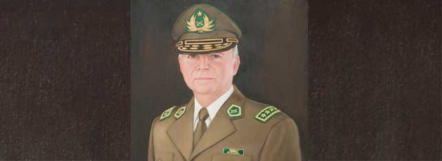 Condenan a general (R) Gordon por malversación de fondos públicos en Carabineros