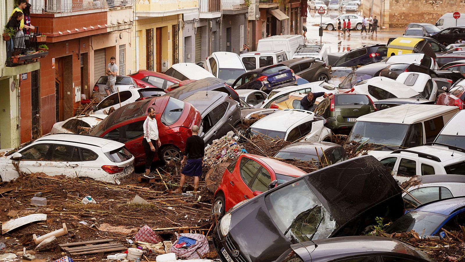 Ascienden a 155 las víctimas mortales por las inundaciones en España