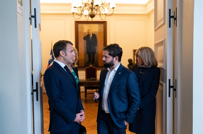 Macron inicia visita oficial en La Moneda