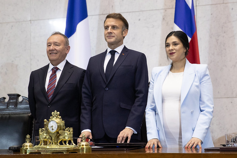 Macron anuncia apoyo francés a Chile como sede de tratado sobre biodiversidad en alta mar