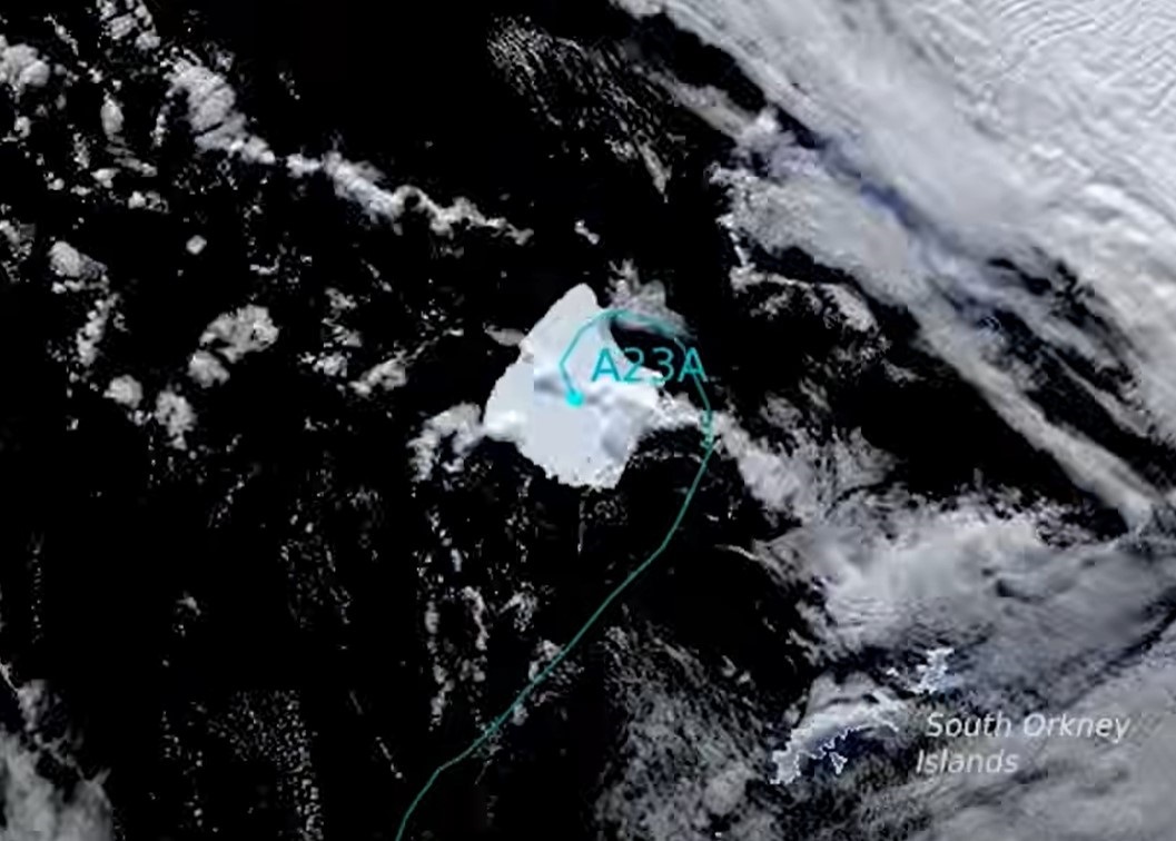 Iceberg más grande y antiguo del mundo se pone en movimiento